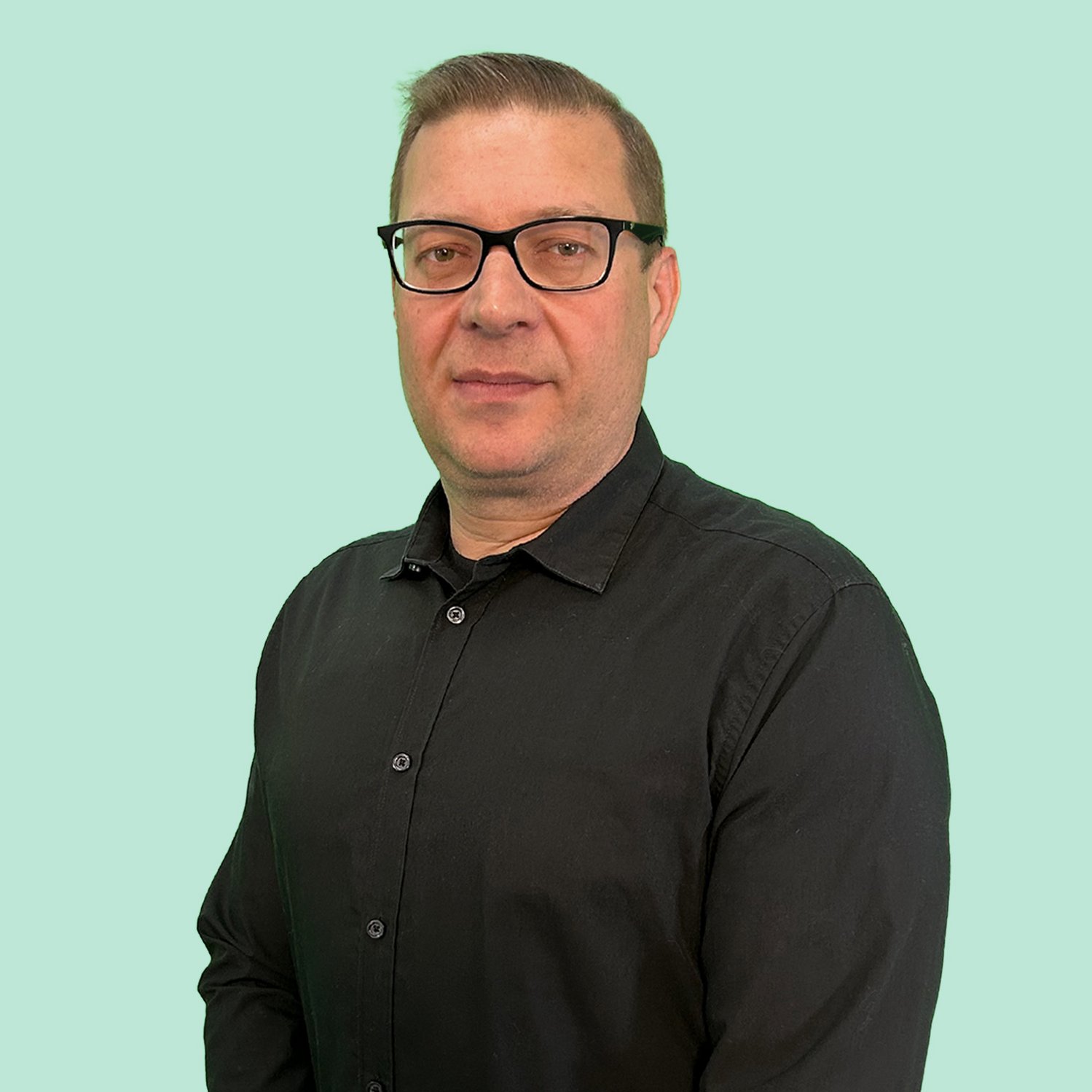 Portraitfoto von Piotr Stygar