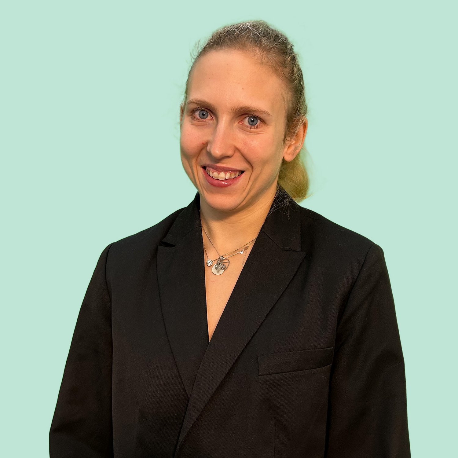 [Translate to English:] Portraitfoto von Chiara Mayer