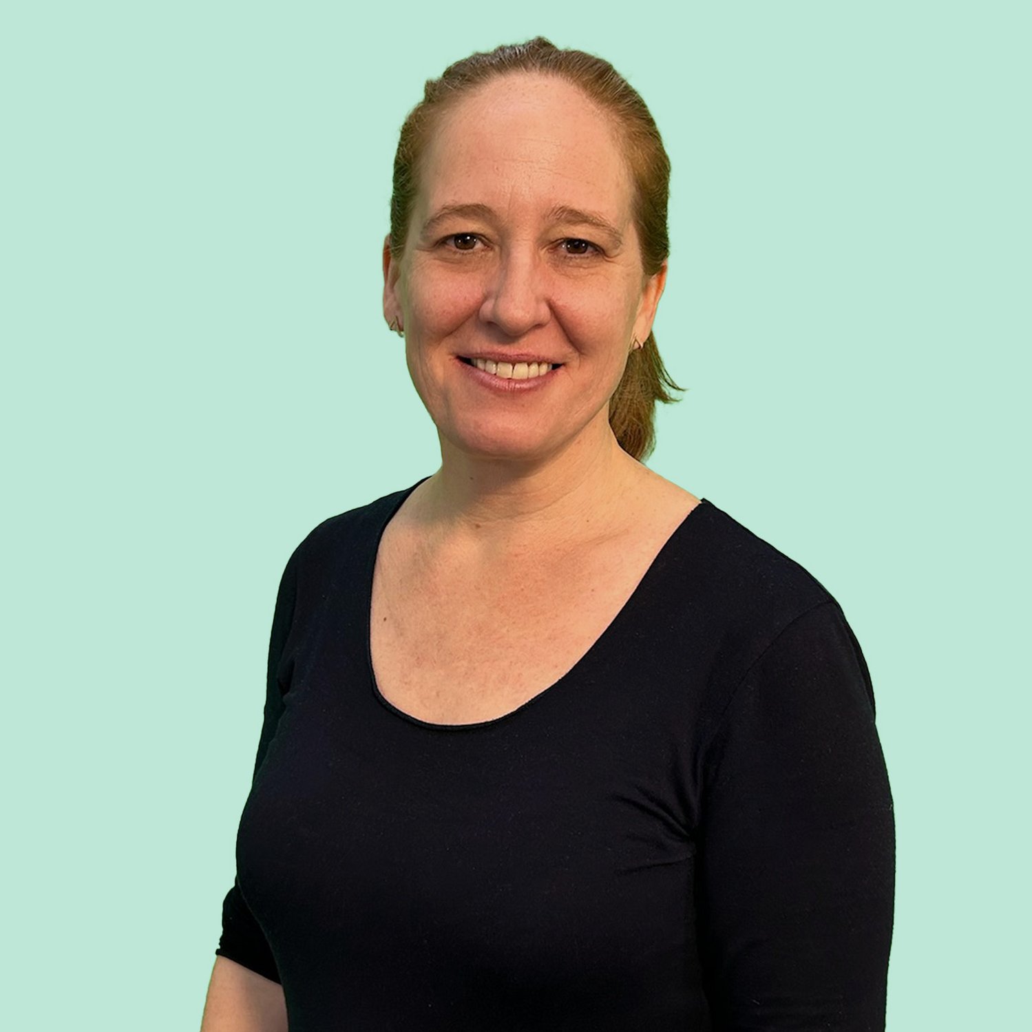 [Translate to English:] Portraitfoto von Elisabeth Zenz-Röhrbacher